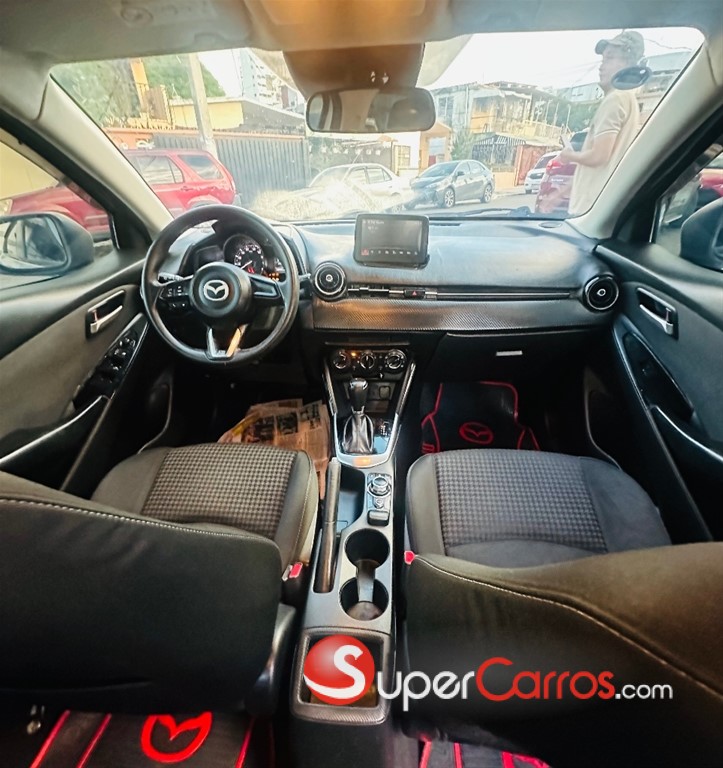 2017 Mazda Demio — foto 10 / 12