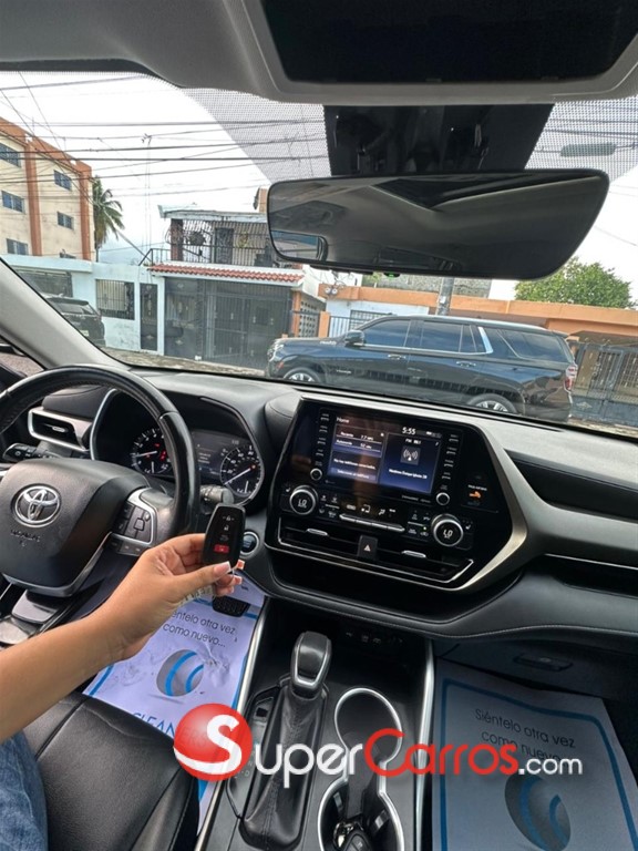 2020 Toyota Highlander XLE — foto 3 / 11