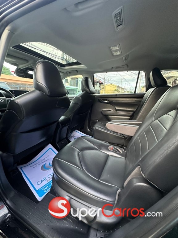 2020 Toyota Highlander XLE — foto 9 / 11