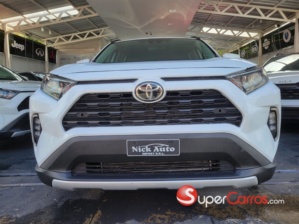 2020 Toyota RAV4 XLE — foto 2 / 12