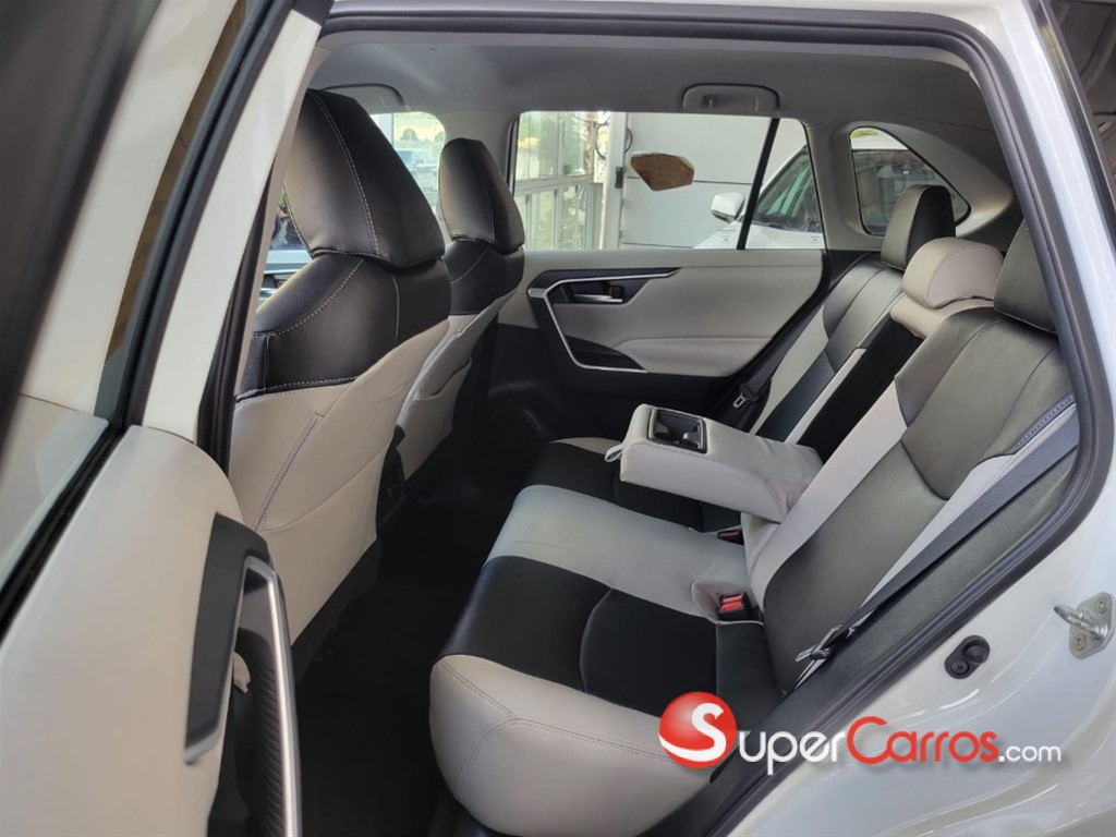 2020 Toyota RAV4 XLE — foto 5 / 12