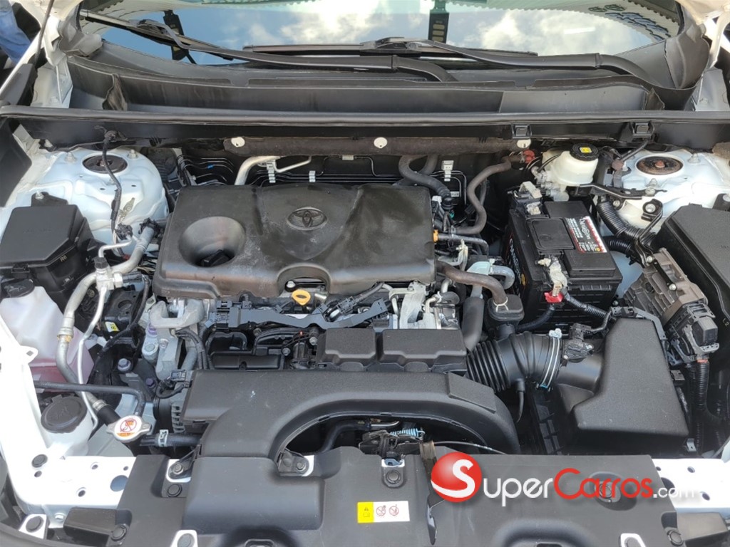 2020 Toyota RAV4 XLE — foto 7 / 12