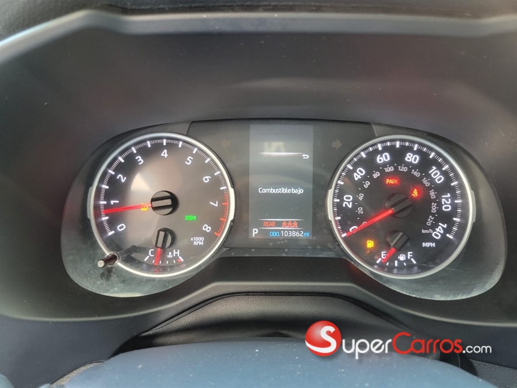 2020 Toyota RAV4 XLE — foto 8 / 12