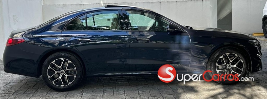 2026 Mercedes-Benz Clase E 450 4Matic — foto 3 / 10