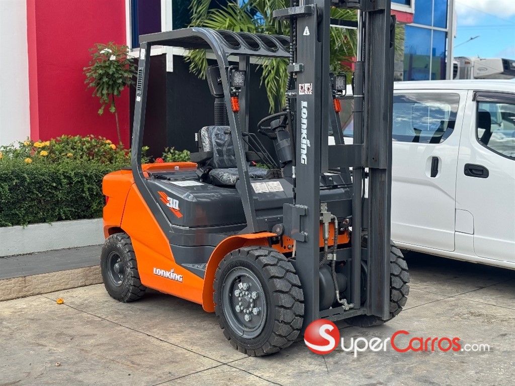 2025 Montacarga Clark C30D — foto 4 / 7