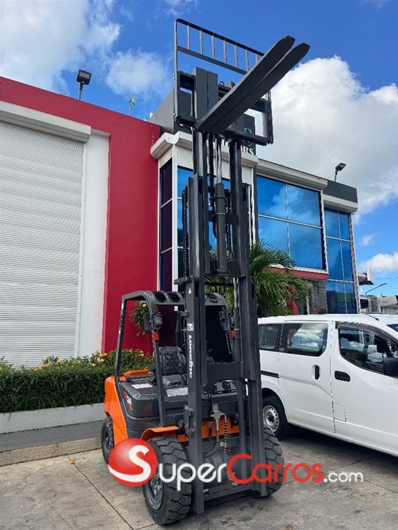 2025 Montacarga Clark C30D — foto 5 / 7