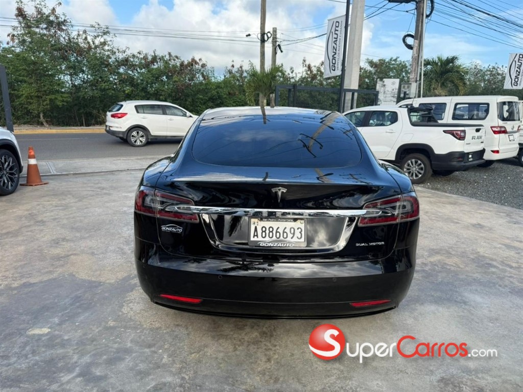 2020 Tesla Model S Long Range — foto 6 / 10