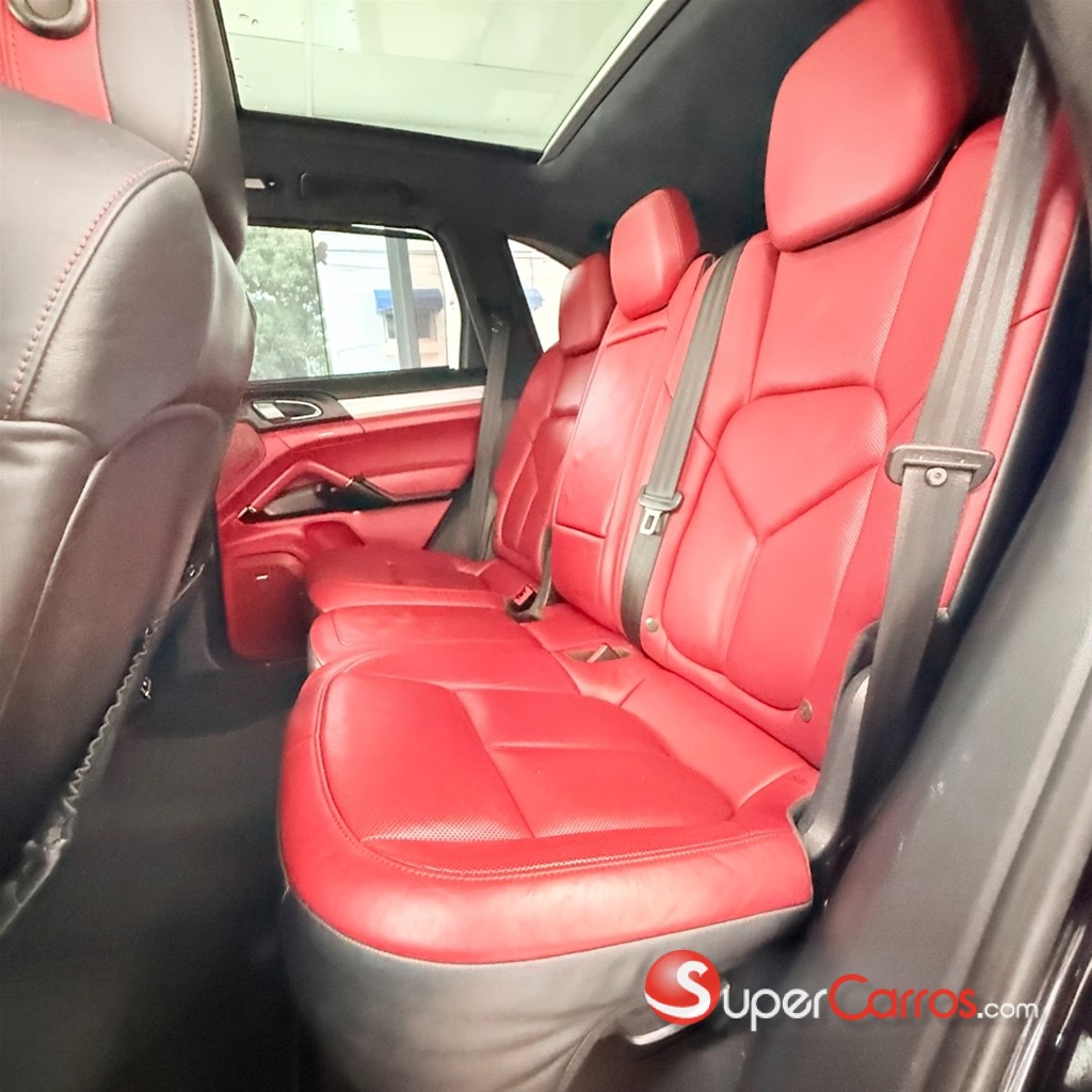 2016 Porsche Cayenne GTS — foto 4 / 11