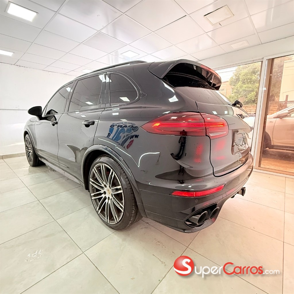 2016 Porsche Cayenne GTS — foto 8 / 11