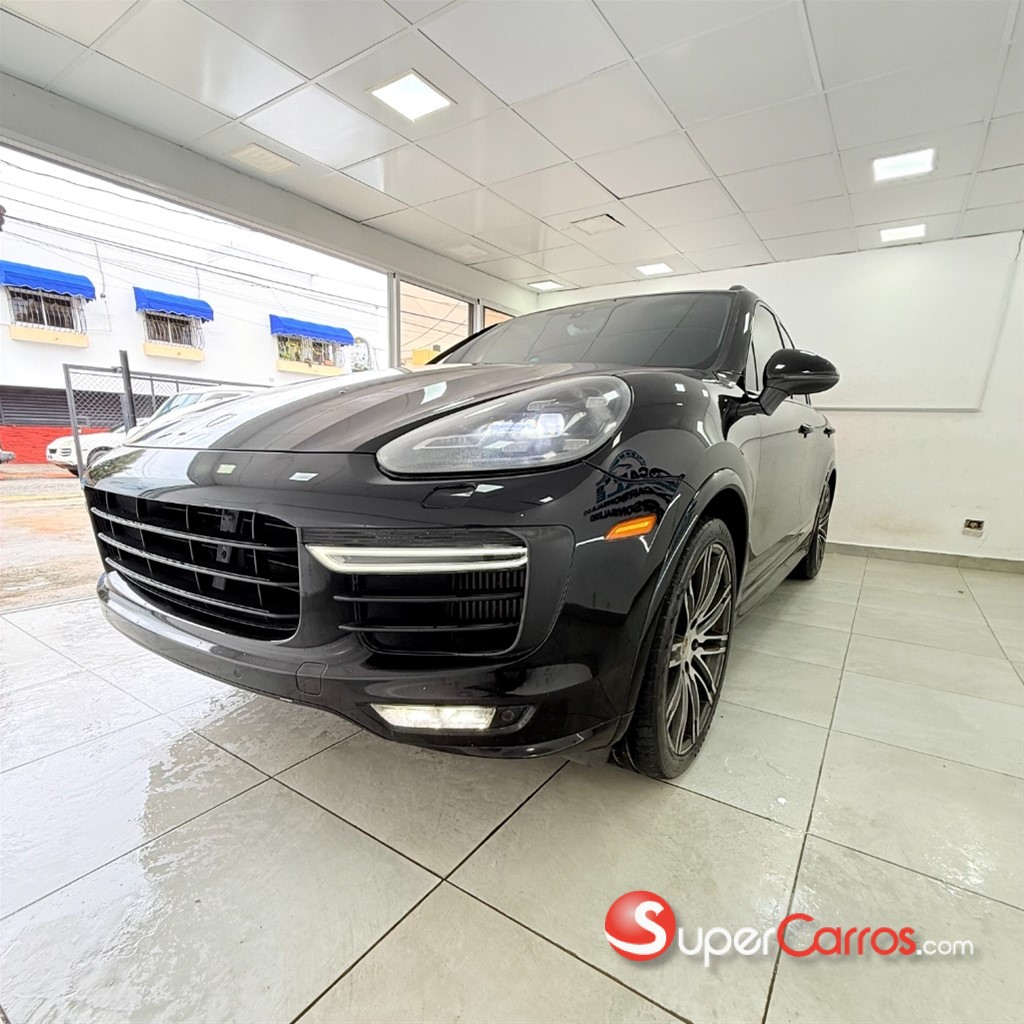 2016 Porsche Cayenne GTS — foto 9 / 11