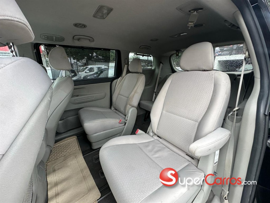 2016 Kia Sedona LX — foto 7 / 12