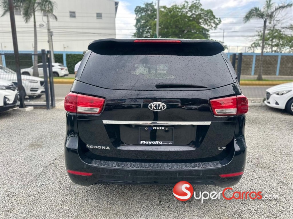 2016 Kia Sedona LX — foto 11 / 12
