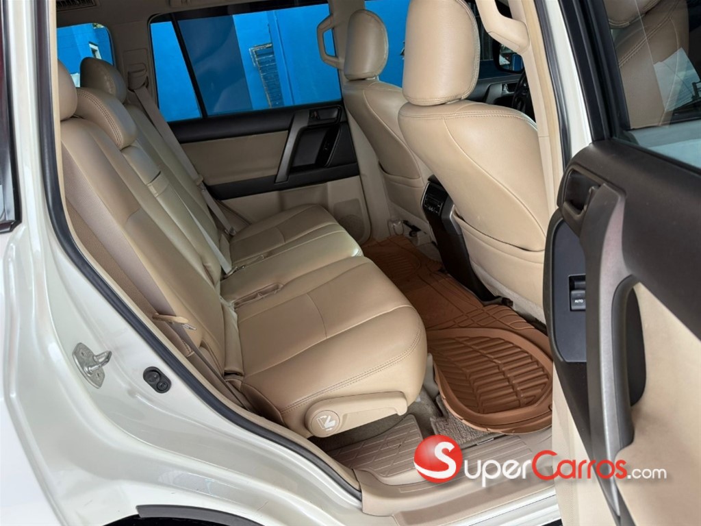 2011 Toyota Land Cruiser Prado — foto 9 / 12