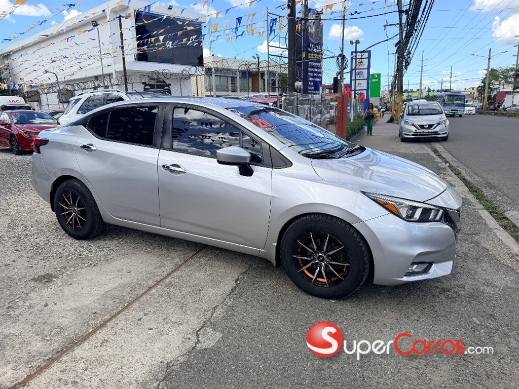 2020 Nissan Versa — foto 3 / 10