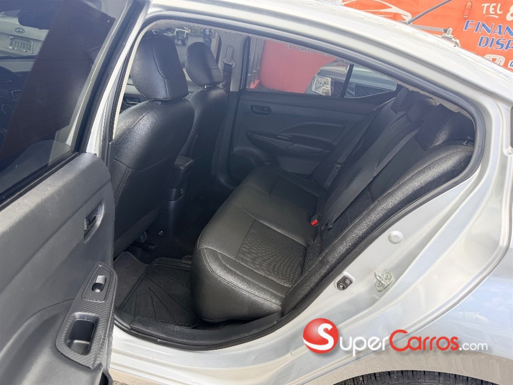 2020 Nissan Versa — foto 8 / 10