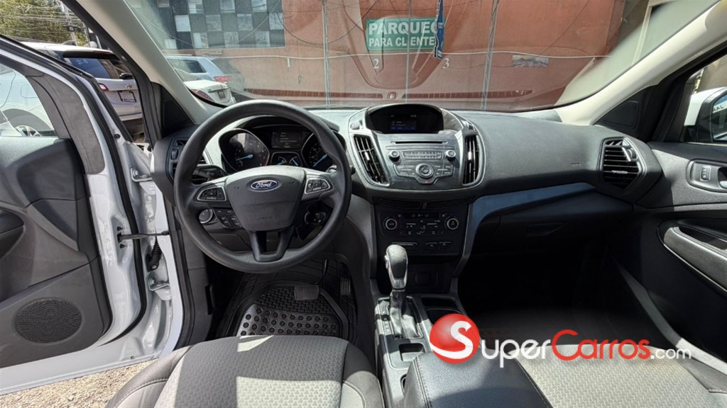 2018 Ford Escape SE — foto 9 / 10