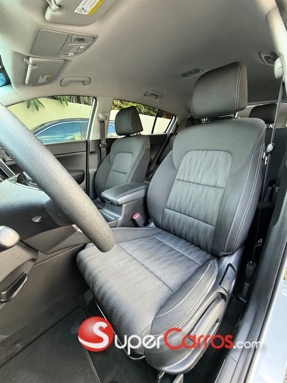 2022 Kia Sportage LX — foto 8 / 11