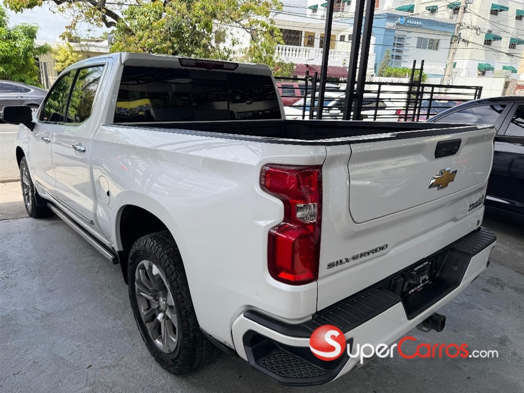 2023 Chevrolet Silverado High Country Duramax — foto 4 / 12