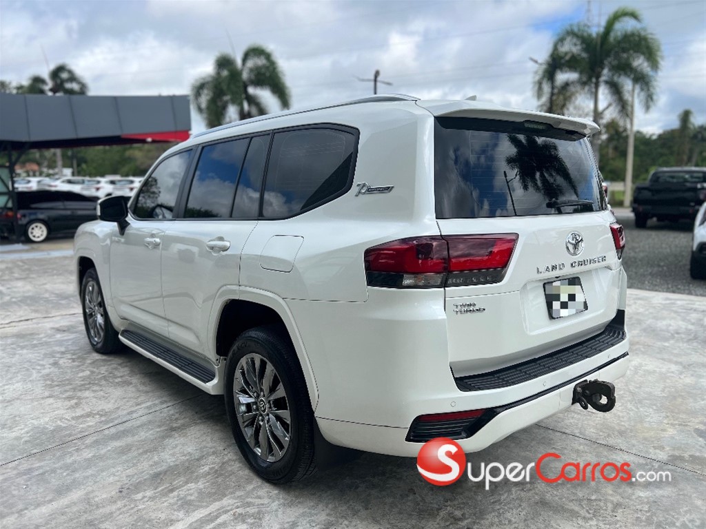 2022 Toyota Land Cruiser 300 GXR — foto 9 / 11