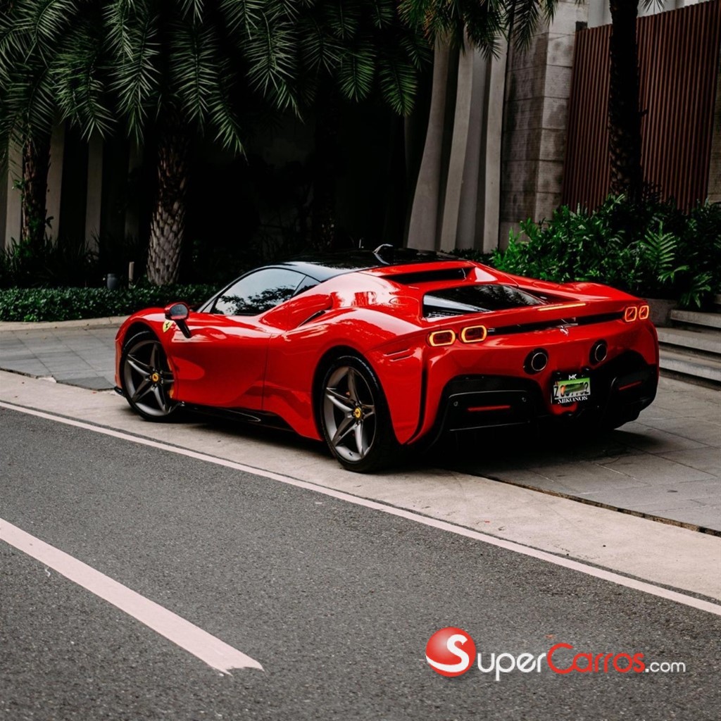 2022 Ferrari SF90 Spider — foto 11 / 12