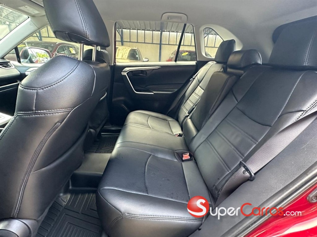 2024 Toyota RAV4 LE — foto 2 / 8