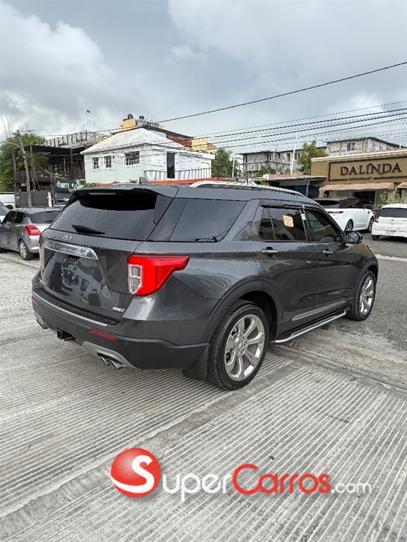 2020 Ford Explorer Platinum — foto 5 / 12