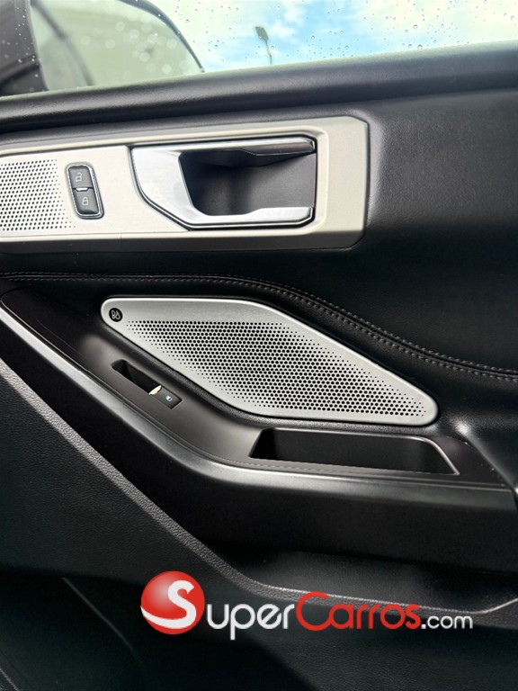 2020 Ford Explorer Platinum — foto 10 / 12