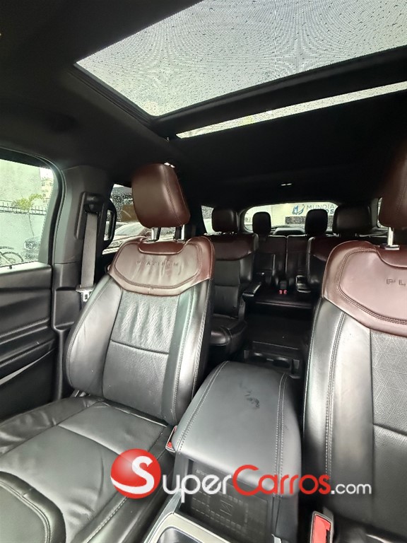 2020 Ford Explorer Platinum — foto 12 / 12