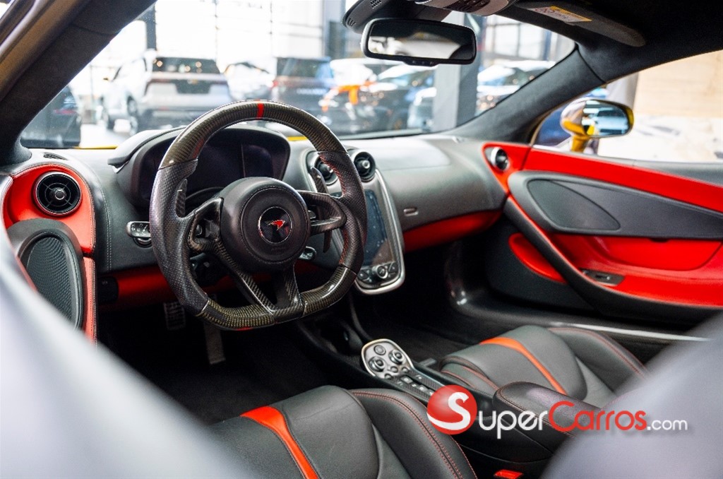 2016 McLaren 570 S Coupe — foto 8 / 12
