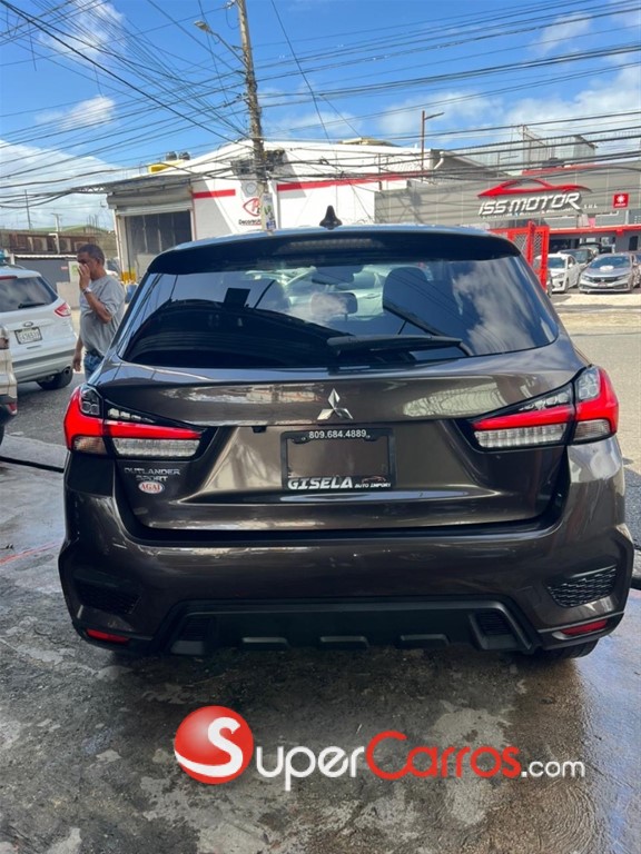 2021 Mitsubishi Motors Outlander Sport — foto 2 / 10