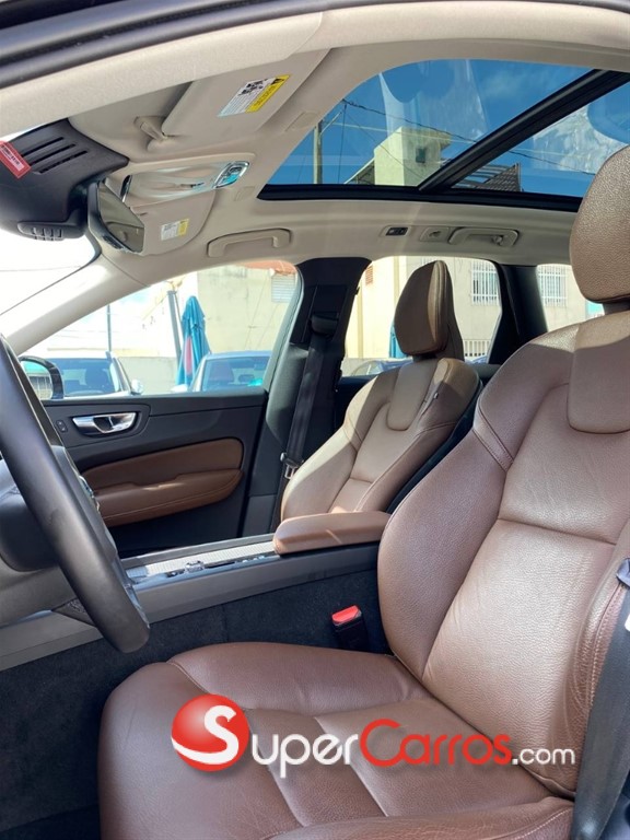 2020 Volvo XC60 T6 Inscription — foto 7 / 12