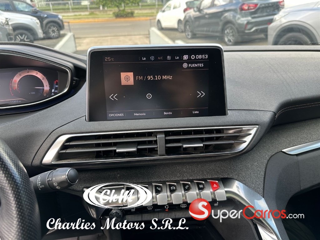 2021 Peugeot 5008 GT Line — foto 9 / 10