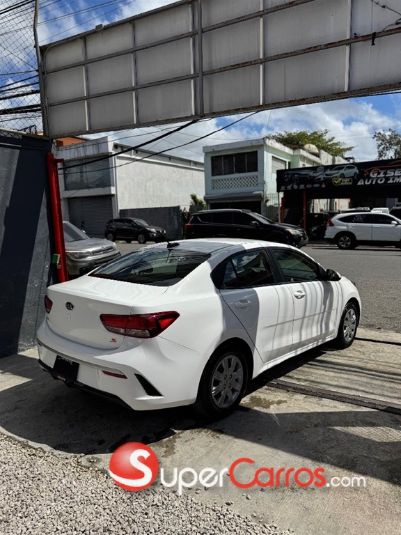 2021 Kia Rio S — foto 4 / 9