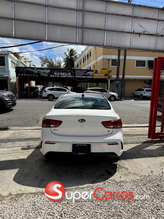 2021 Kia Rio S — foto 5 / 9