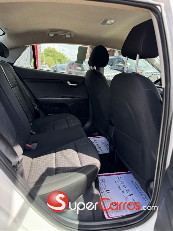 2021 Kia Rio S — foto 6 / 9