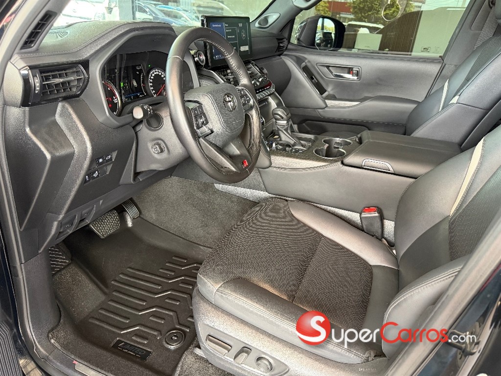 2024 Toyota Land Cruiser GR SPORT — foto 7 / 9