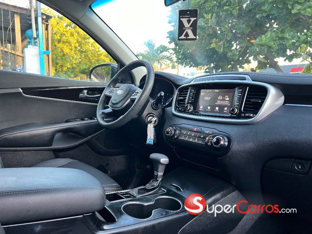 2020 Kia Sorento LX — foto 8 / 10