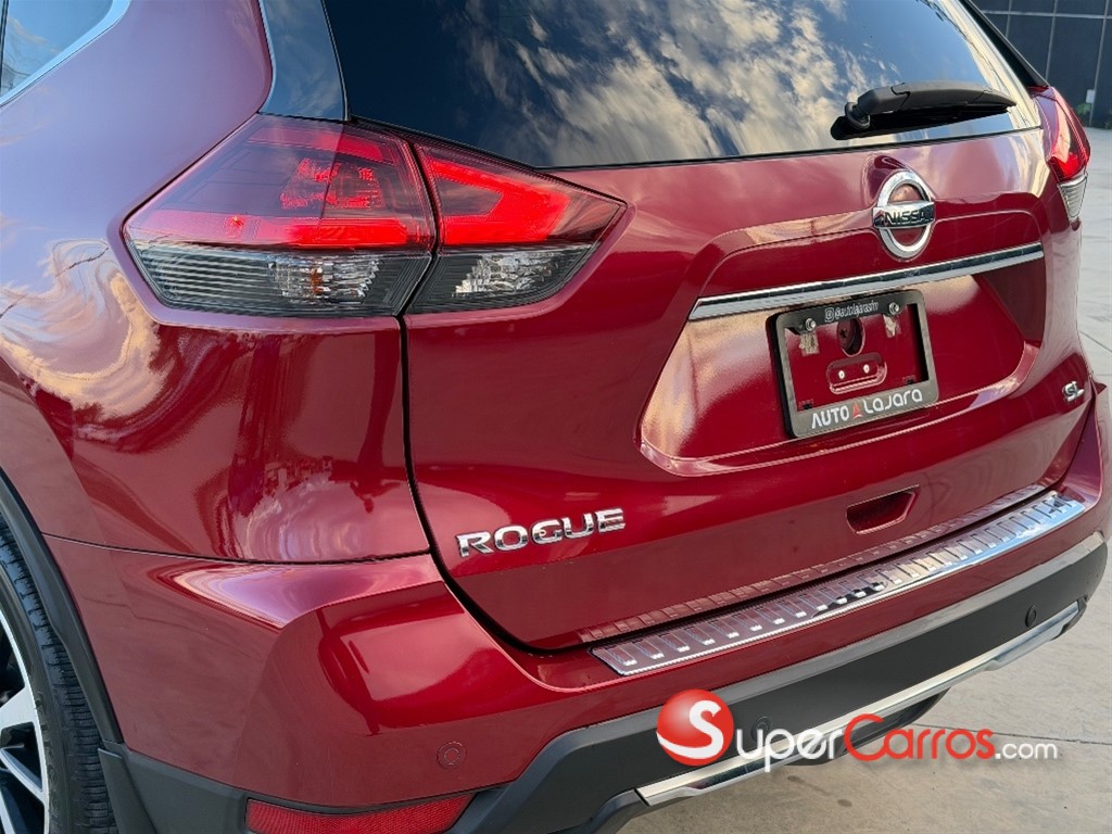 2020 Nissan Rogue SL — foto 5 / 10