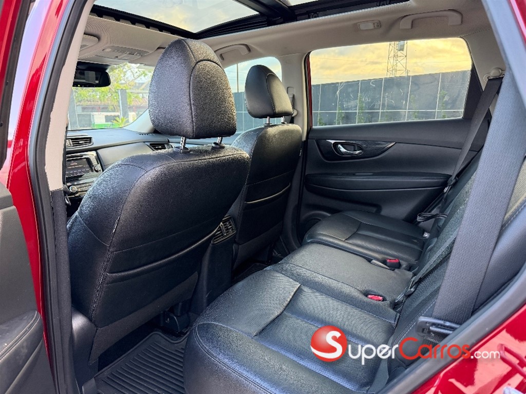 2020 Nissan Rogue SL — foto 8 / 10