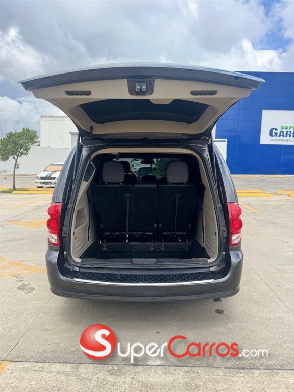2020 Dodge Caravan SXT — foto 9 / 11