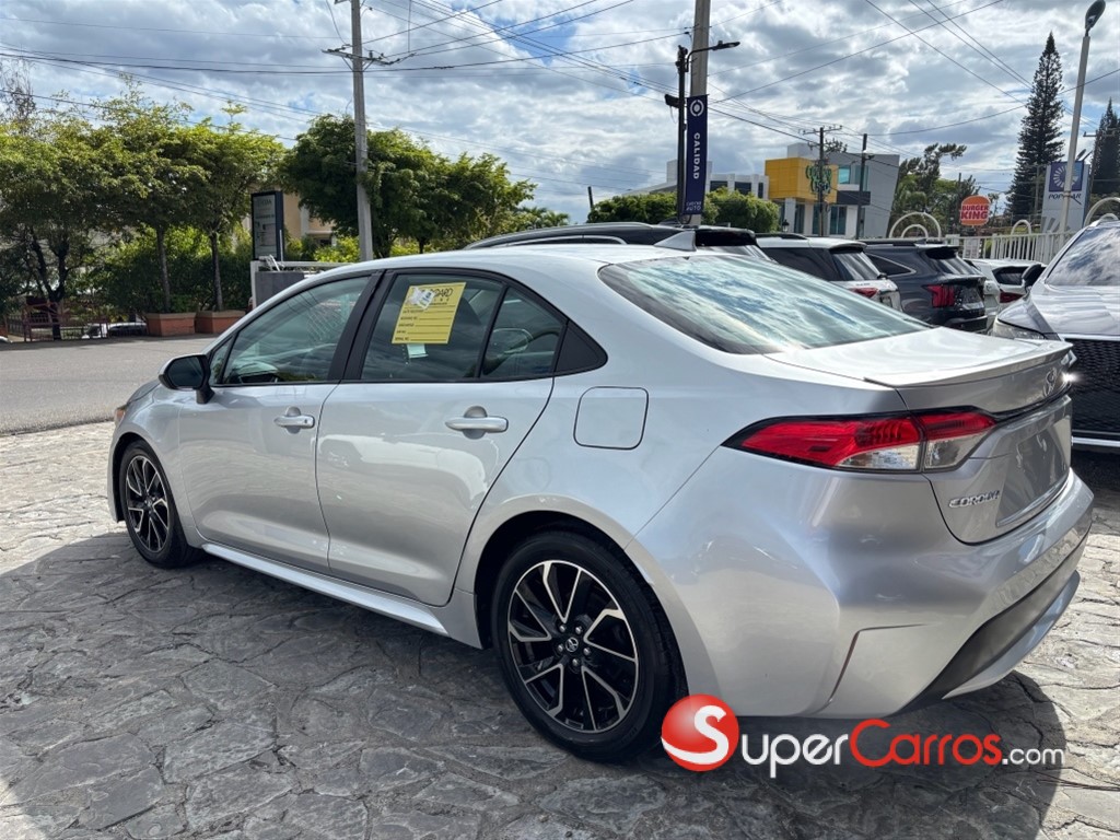 2020 Toyota Corolla LE — foto 9 / 11