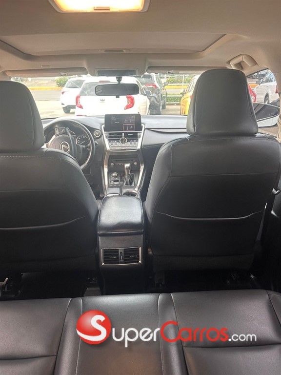 2018 Lexus NX 300 — foto 8 / 12