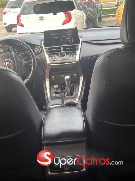 2018 Lexus NX 300 — foto 10 / 12