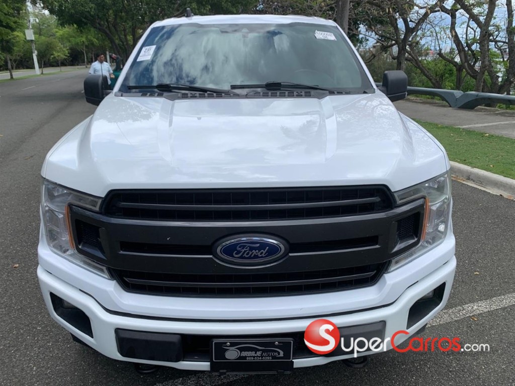 2020 Ford F 150 XLT — foto 2 / 12