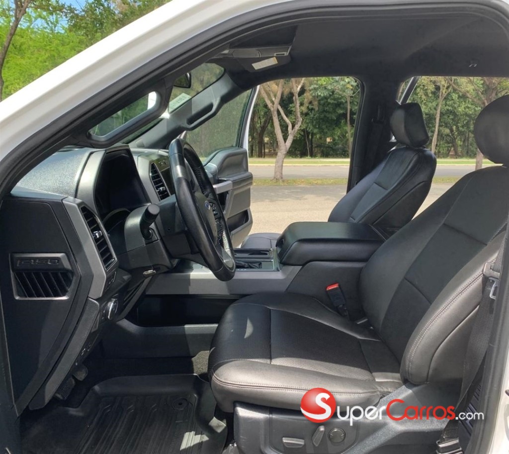 2020 Ford F 150 XLT — foto 8 / 12