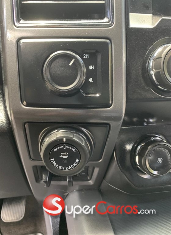 2020 Ford F 150 XLT — foto 9 / 12