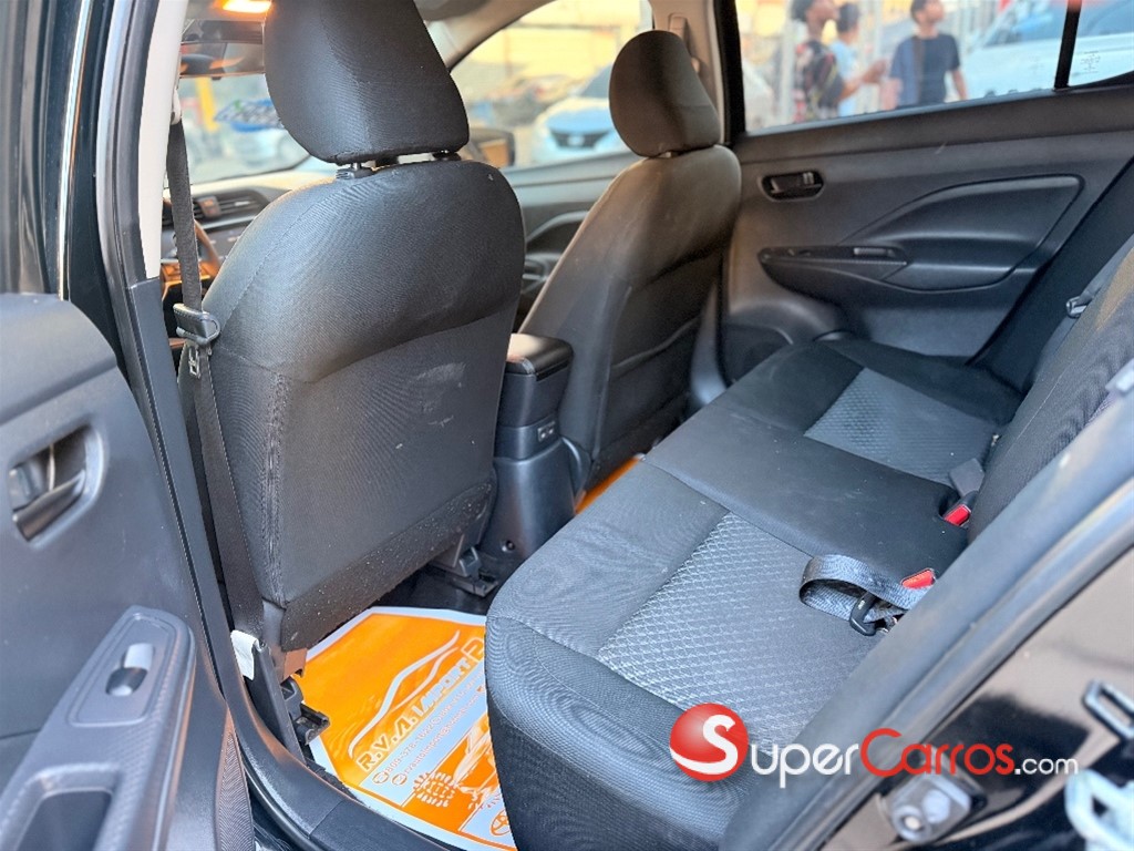 2020 Nissan Versa — foto 6 / 8