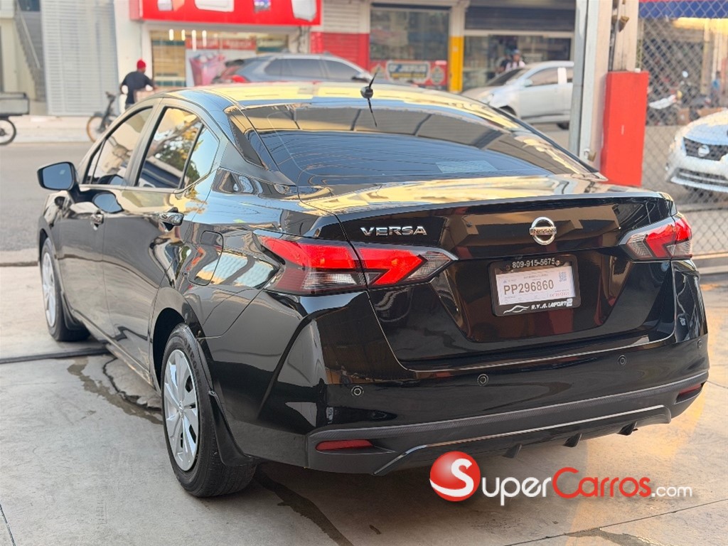 2020 Nissan Versa — foto 7 / 8