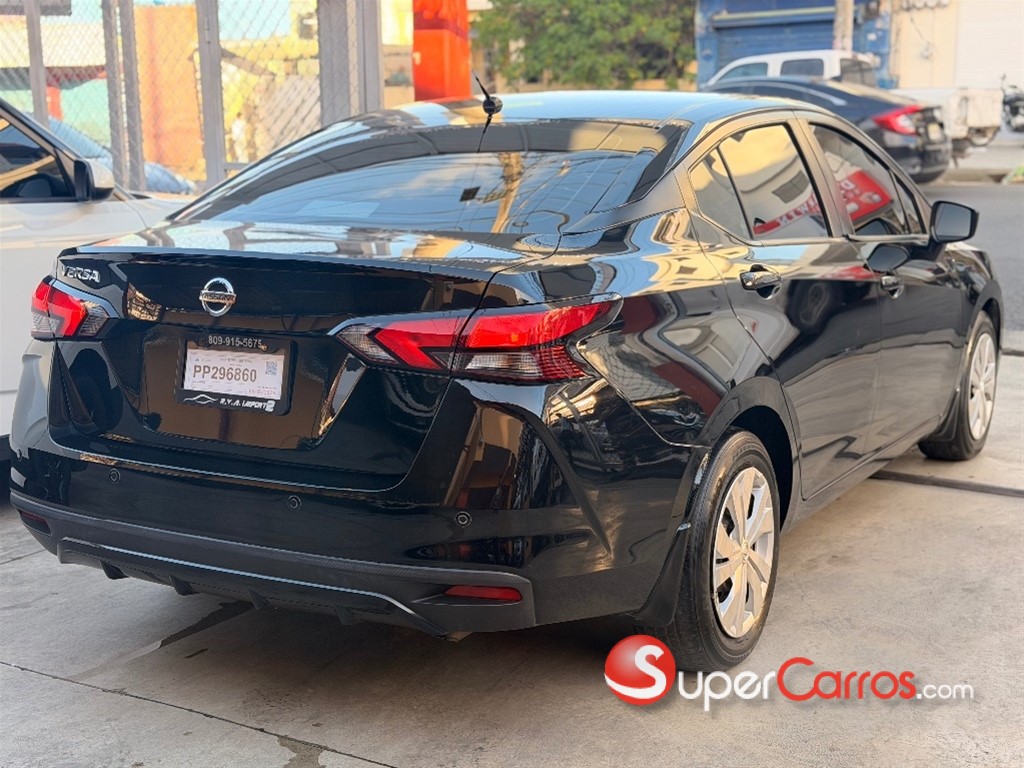 2020 Nissan Versa — foto 8 / 8