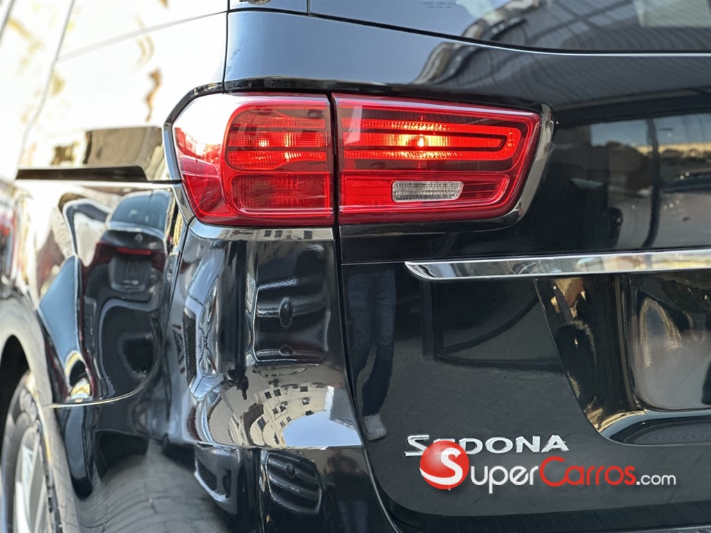 2020 Kia Sedona EX — foto 4 / 12